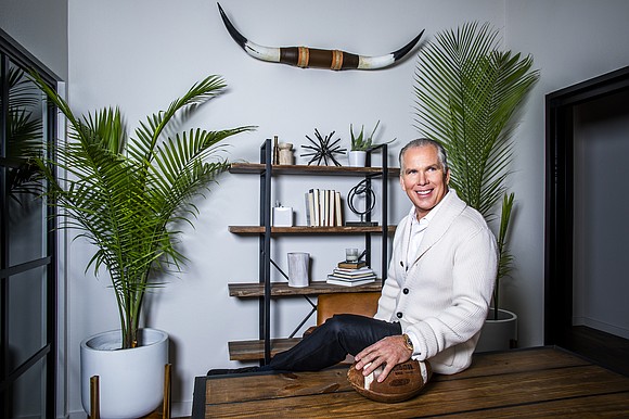 In a powerful shift from past star-studded celebrations, Texas attorney Thomas J. Henry is marking his birthday by giving away …