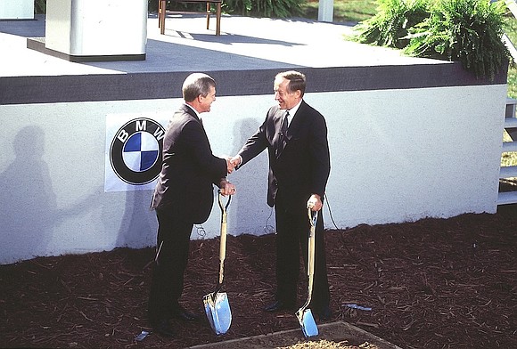 In 1992, BMW made a transformative decision that would not only redefine its global manufacturing strategy but also invigorate the …