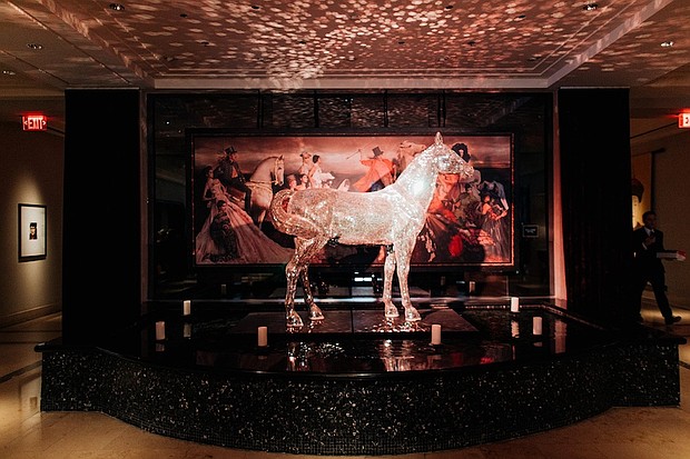 Hotel Zaza's Disco Horse