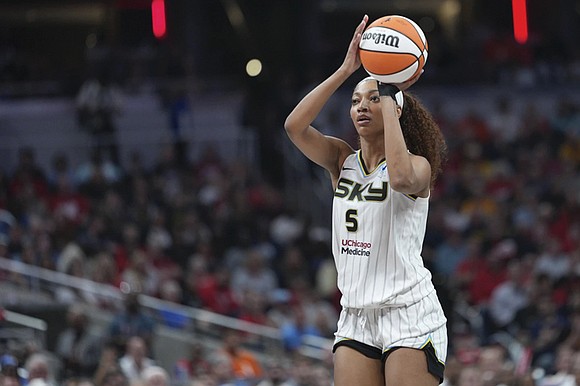 The WNBA is investigating racial comments directed toward Angel Reese by fans during the Chicago Sky’s loss to Caitlin Clark … The WNBA is investigating racial comments directed toward Angel Reese by fans during the Chicago Sky’s loss to Caitlin Clark …