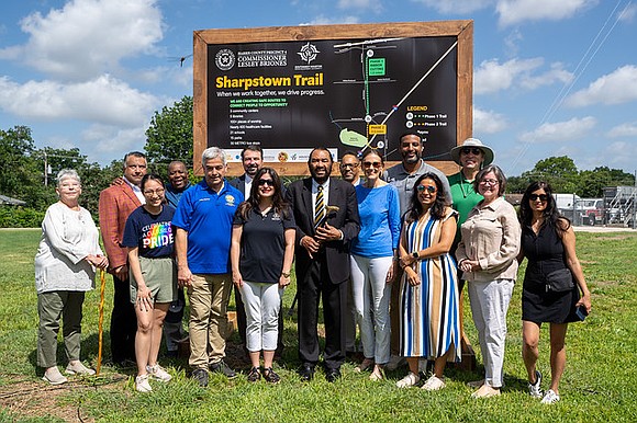Commissioner Lesley Briones joined local leaders Saturday to celebrate the opening of the Sharpstown Trail, a new 1.8-mile path expanding …