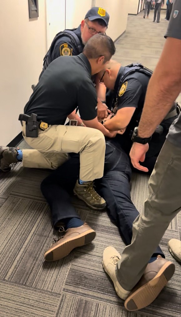 In a deeply disturbing incident that has sent shockwaves across the nation, U.S. Senator Alex Padilla (D-CA), a trailblazing Latino …