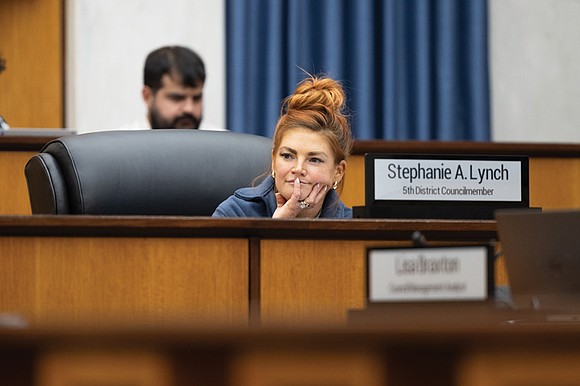 An ordinance that could require more city leaders to live in the city was delayed by City Council for further … An ordinance that could require more city leaders to live in the city was delayed by City Council for further …