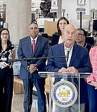 Mayor Whitmire Visits Houston Permitting Center