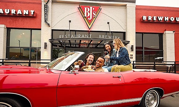 BJ’s Restaurant & Brewhouse is celebrating the launch of its new summer menu with a one-night-only drive-in movie event in …