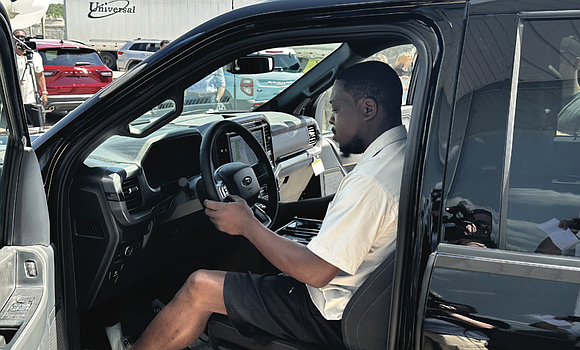 As Richard Pryor watched the armed man push toward CrossPointe Community Church in Wayne, Michigan, he realized his options to … As Richard Pryor watched the armed man push toward CrossPointe Community Church in Wayne, Michigan, he realized his options to …
