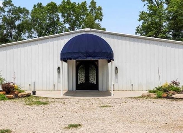 Event venue interior before the renovation

(Photo: Waverly Manor)