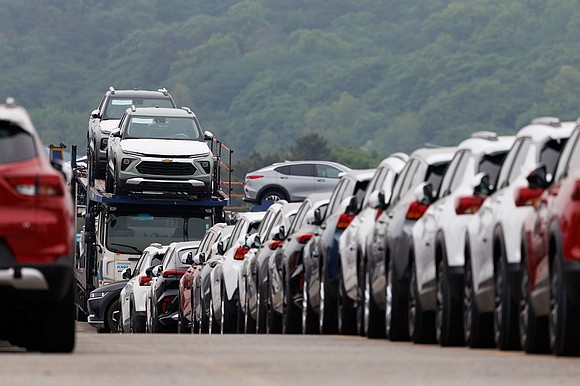Tariffs on imported cars and auto parts cost General Motors $1.1 billion in the second quarter, the nation’s largest automaker …
