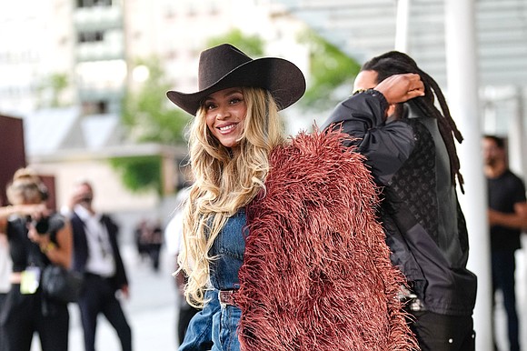 Beyoncé might have a song titled “Levii’s Jeans,” but her connection to that particular article of clothing just got more …