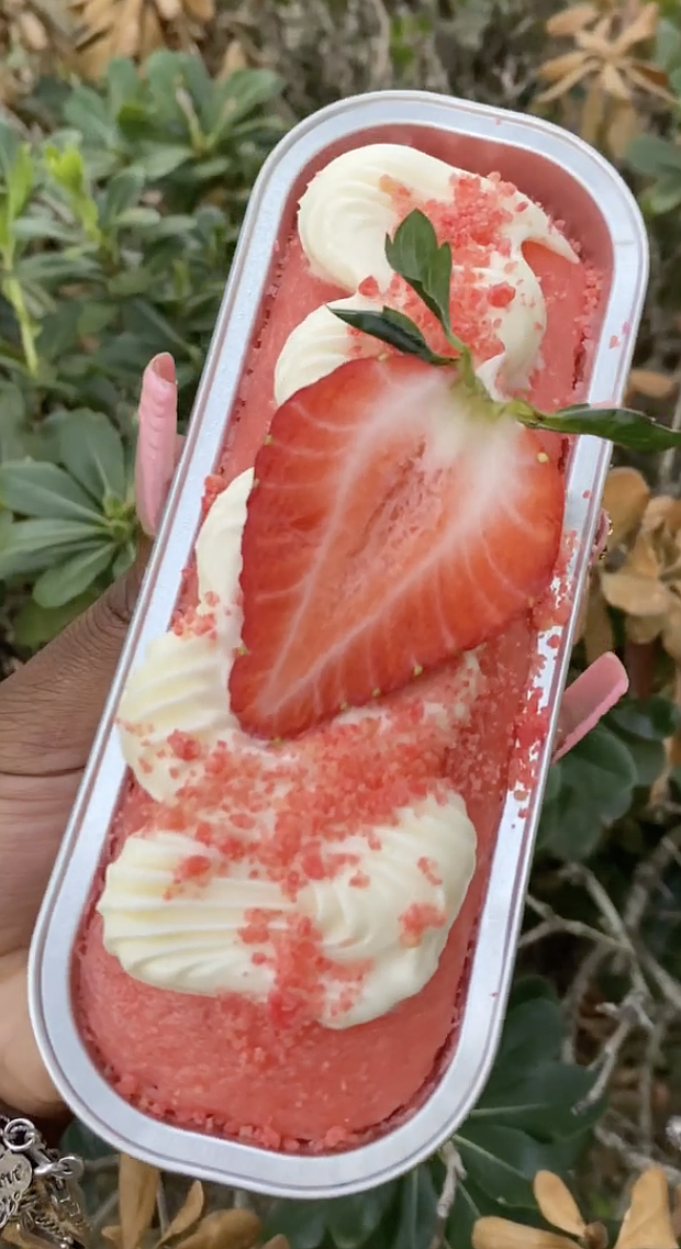 Strawberry Crunch Mini Cake