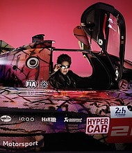 MW Art Car #20 with artist Julie Mehretu. Photo: Tereza Mundilová © BMW AG (05/2024)