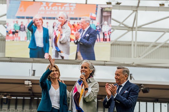 Accompanying the Closing Ceremony: “First Lady” Elke Büdenbender, WTGF President Liz Schick and singer Roland Kaiser. Photo: WTG2025/YesVideography