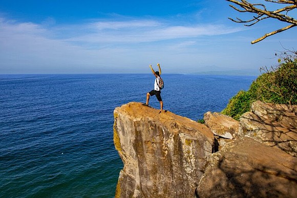 As winter descends across North America, savvy travelers are looking beyond the ordinary to experience destinations that blend natural beauty, … As winter descends across North America, savvy travelers are looking beyond the ordinary to experience destinations that blend natural beauty, …