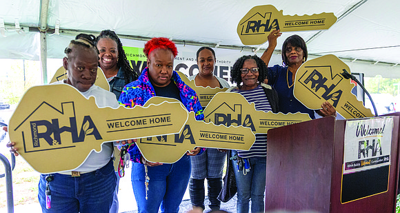 Creighton Court residents opened the doors to a new chapter Tuesday as housing, city and state officials reintroduced the neighborhood …