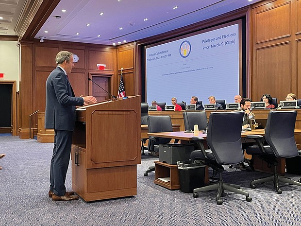 Del. Rodney Willett, D-Henrico, presents a resolution for a proposed constitutional amendment regarding redistricting of Virginia’s congressional districts on Oct. 29.