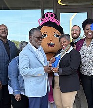 Edison Arts Foundation Ribbon Cutting