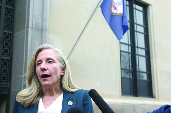 Gov. Abigail Spanberger has formally ended an agreement with U.S. Immigration and Customs Enforcement that had allowed Virginia State Police …