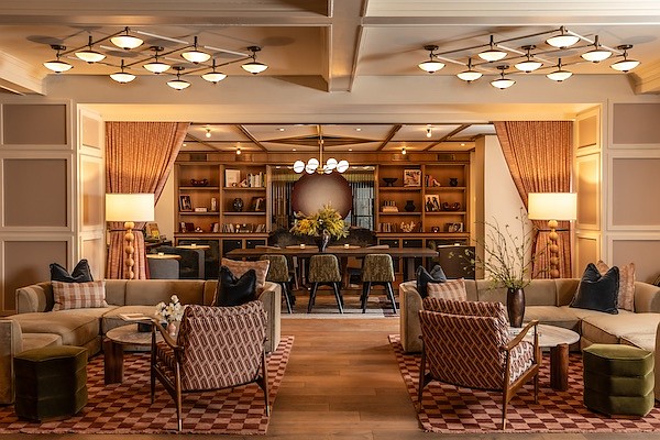 Hutton Hotel Lobby Vinyl Lounge