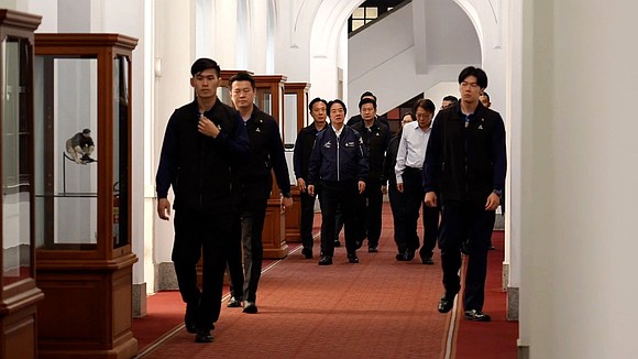 Taiwan’s president has taken part in an unprecedented emergency drill simulating a Chinese attempt to eliminate the island’s leadership, as … Taiwan’s president has taken part in an unprecedented emergency drill simulating a Chinese attempt to eliminate the island’s leadership, as …