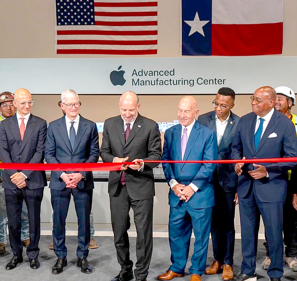 Apple’s new Houston Advanced Manufacturing Center is bringing AI, automation and hands-on training to small businesses, students and workers — …