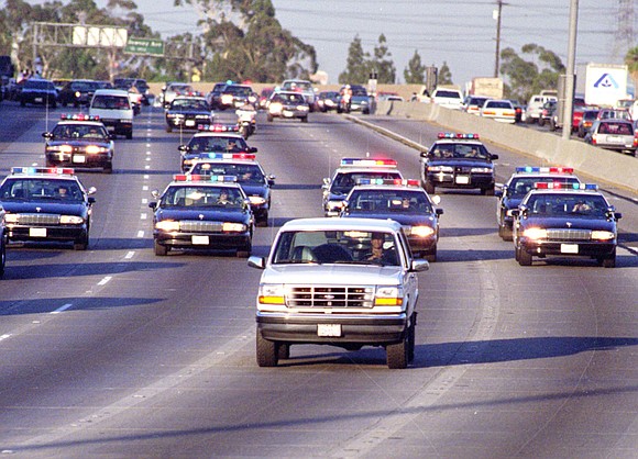 The 1994 O.J. Simpson Bronco chase didn’t just overshadow an NBA Finals game — it marked a turning point when …