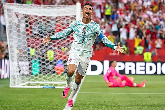 Cristiano Ronaldo is signaling that his extraordinary soccer career may be nearing its final chapter, with the 41-year-old eyeing one …