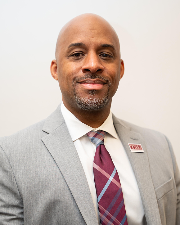 With 266 collegiate coaching victories, 13 seasons as a head coach and a résumé filled with championships, Corey Lowery arrives …