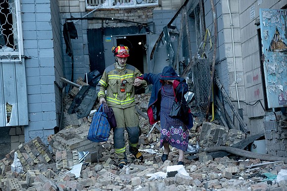 A massive overnight Russian assault on Kyiv and surrounding areas killed at least 17 people and wounded dozens, damaging hospitals, … A massive overnight Russian assault on Kyiv and surrounding areas killed at least 17 people and wounded dozens, damaging hospitals, …