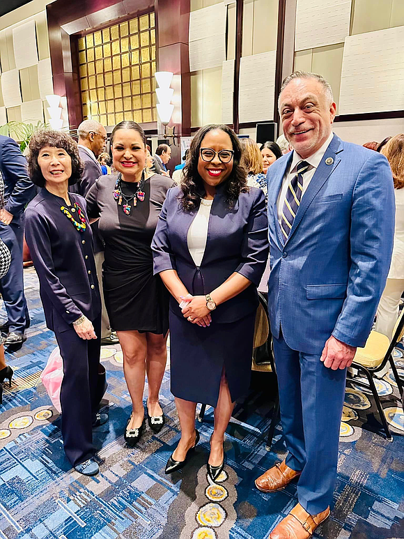 Harris County Clerk Teneshia Hudspeth is putting public service ahead of personal gain, declining her newly authorized $305,000 salary increase … Harris County Clerk Teneshia Hudspeth is putting public service ahead of personal gain, declining her newly authorized $305,000 salary increase …