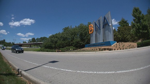 Dolly Parton could soon have her name on Nashville’s airport as Tennessee’s governor joins a growing push to rename BNA …