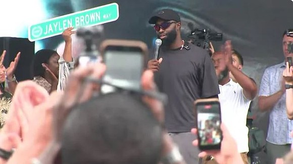 Jaylen Brown returned to Boston for one emotional goodbye—and Celtics fans showed him just how much he still means to … Jaylen Brown returned to Boston for one emotional goodbye—and Celtics fans showed him just how much he still means to …