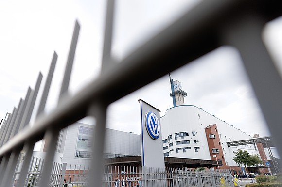 A Volkswagen factory that once built cars is getting a dramatic new mission: producing air-defense systems as Germany ramps up …