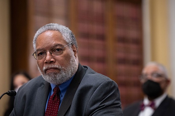 Lonnie Bunch is stepping down from the Smithsonian after seven years at the helm—just as the institution faces growing pressure …