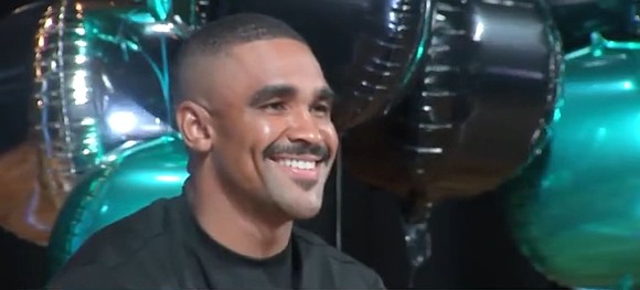 Eagles quarterback Jalen Hurts is giving back to Philadelphia students with a $600,000 donation to bring air conditioning to Northeast … Eagles quarterback Jalen Hurts is giving back to Philadelphia students with a $600,000 donation to bring air conditioning to Northeast …