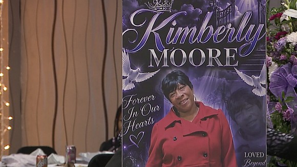 A Detroit family seeking closure after the death of Kimberly Moore says a devastating funeral home mix-up left them without …