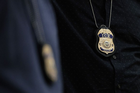 A U.S. citizen was mistakenly detained and injured by federal immigration agents in an Evanston, Illinois, encounter that local police …