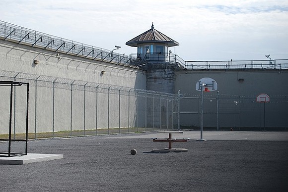 A federal judge has ordered air conditioning in every Texas prison by 2029 following a landmark case challenging extreme heat …