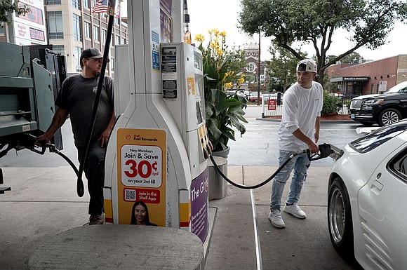 A sharp drop in US consumer confidence has pushed sentiment near historic lows, with soaring gas prices, persistent inflation and … A sharp drop in US consumer confidence has pushed sentiment near historic lows, with soaring gas prices, persistent inflation and …