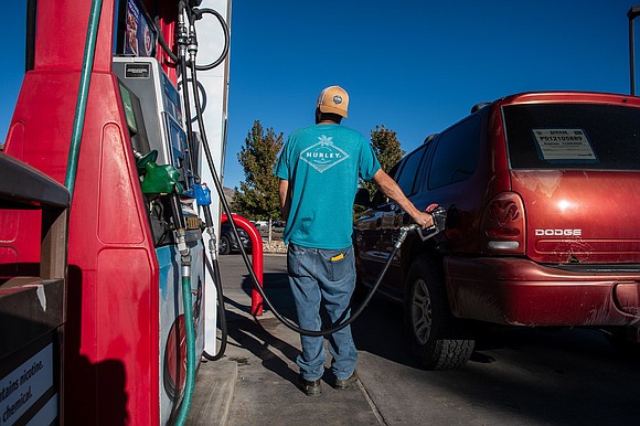 Americans’ confidence in the economy has plunged to near-record lows as persistent inflation, soaring gas prices and rising borrowing costs …