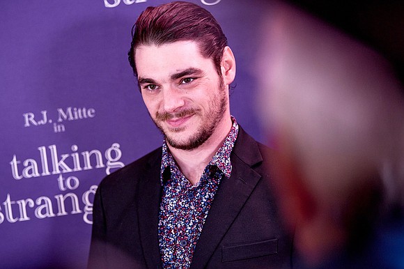 “Breaking Bad” star RJ Mitte has died at 34, leaving behind a powerful legacy of acting, disability advocacy and a …