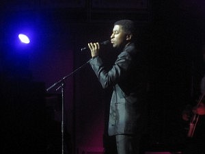 Kenneth &quot;Babyface&quot; Edmonds serenades the audience during his performance at the 2011 N'DIGO Foundation Gala on June 19. (Photo by Thelma Sardin)