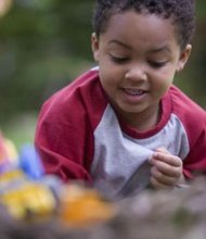Four decades ago, the U.S. consumer Product Safety Commission mandated child-resistant packaging for some most medicines.  Now, some makers of some non-prescription drugs have signed on to make those medication containers child-resistant. (Photo Credit: Cade Martin)