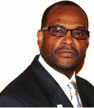 Gregory Robinson, Olive Harvey College's Dean of First Year Student Services, Receives First-Year Experience Award. Photo courtesy of Olive Harvey College.